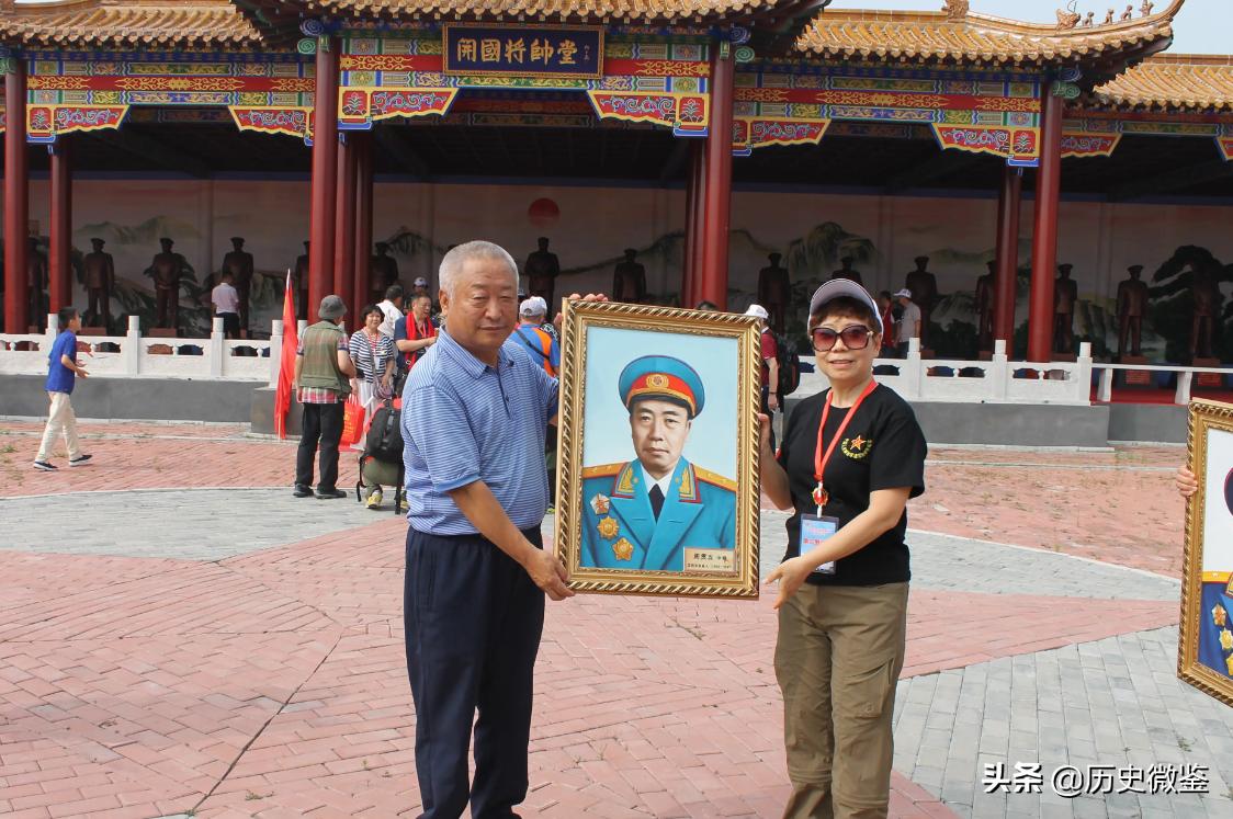 36年红军战士被*弹子**击穿胸口，老人用丝瓜瓤救活，后成为开国中将