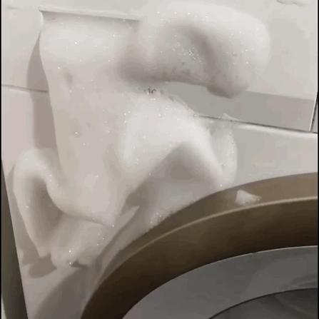 衣服清洗完后老粘毛,陈旧衣服如何洗焕然一新