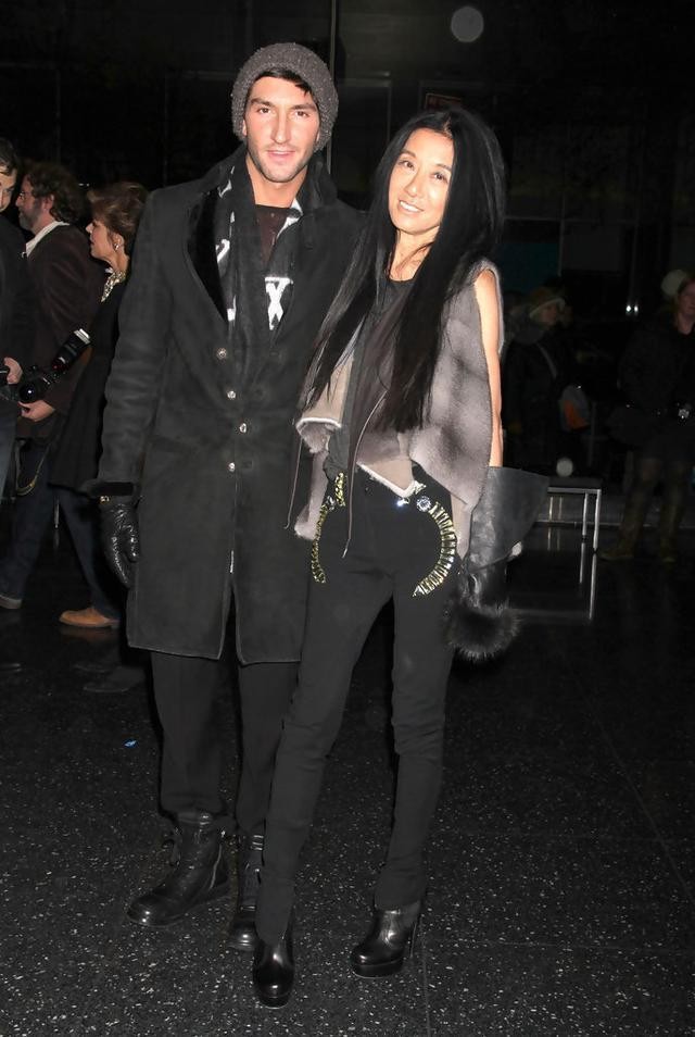 王薇薇个人资料身价,王薇薇身价40亿还保持少女身材