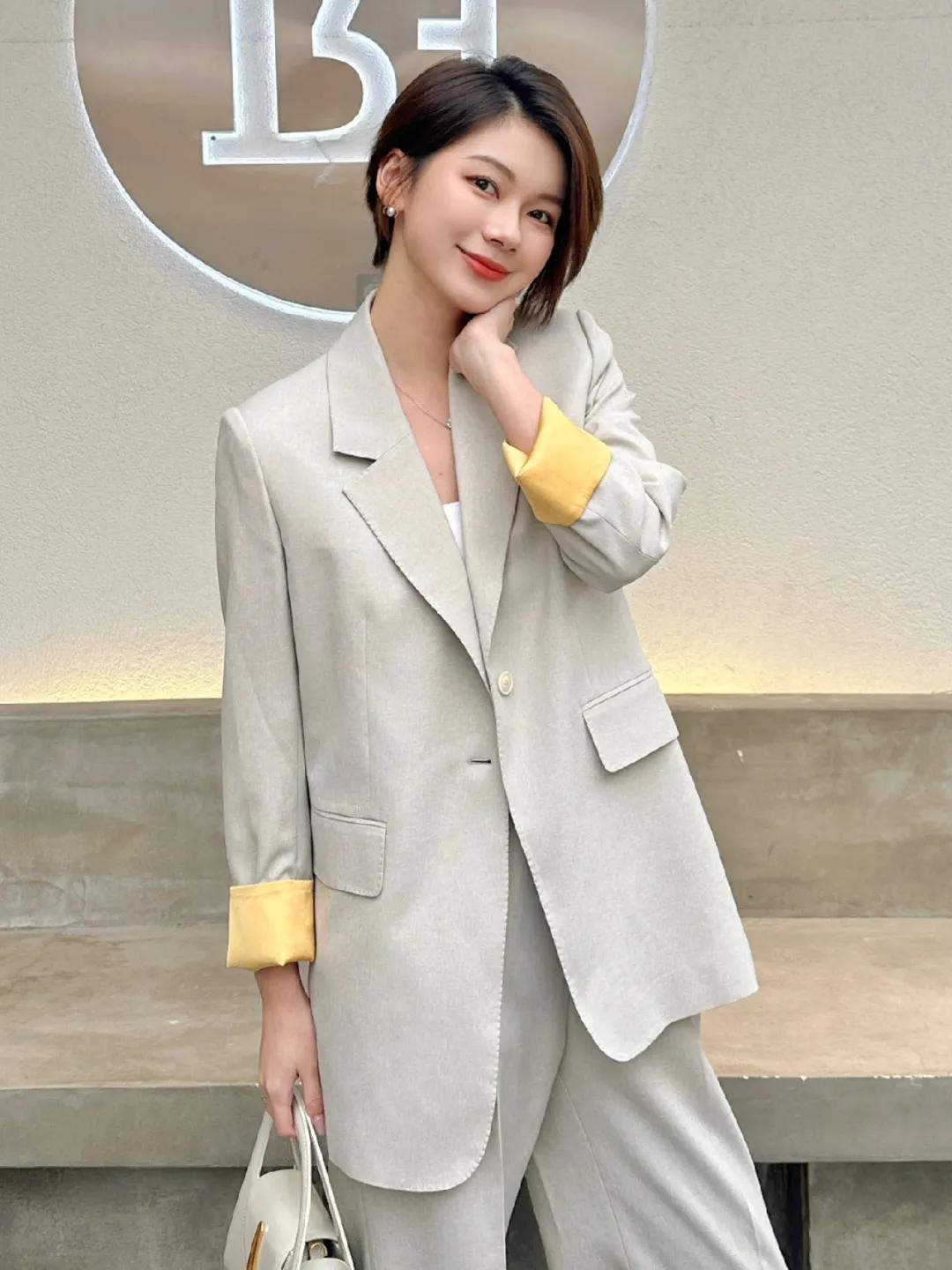 职场短袖西服怎么搭配好看,内搭衬衫搭西服