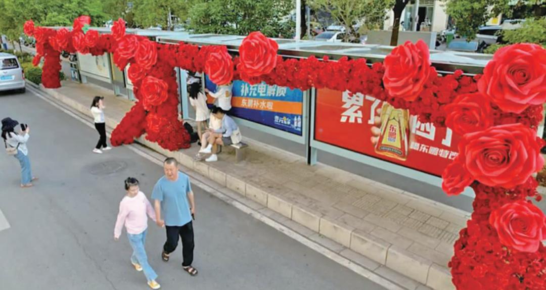 玫瑰瀑布、巨型爱心刷爆了！浪漫背后有秘密→