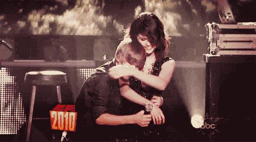 赛琳娜新男友和比伯,赛琳娜与男友恋情曝光