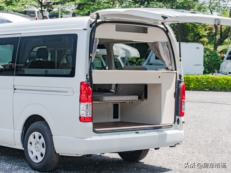 低顶丰田海狮房车布局,丰田海狮9座改装房车可做饭洗澡