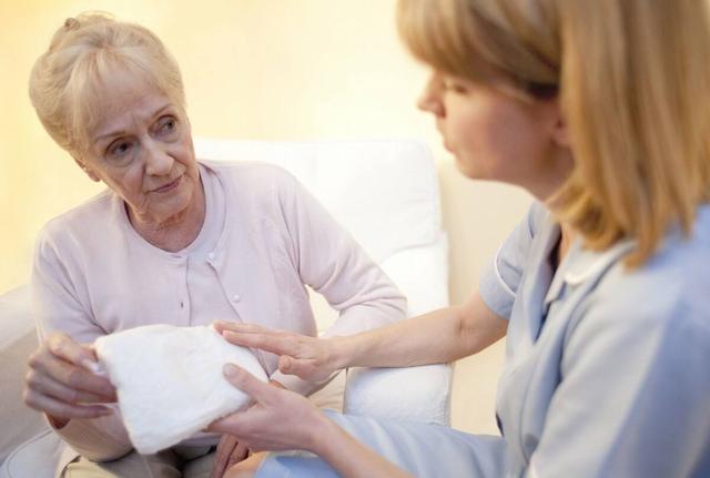 绝经过渡期吃什么,卵巢处于绝经期怎么办