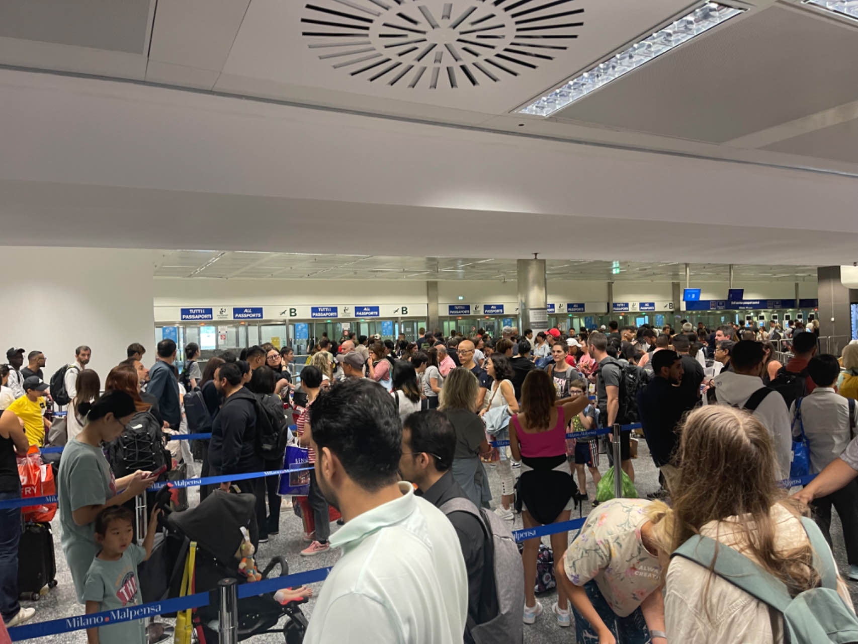 在机场护照丢失怎么办旅游证,在机场护照丢失怎么入境