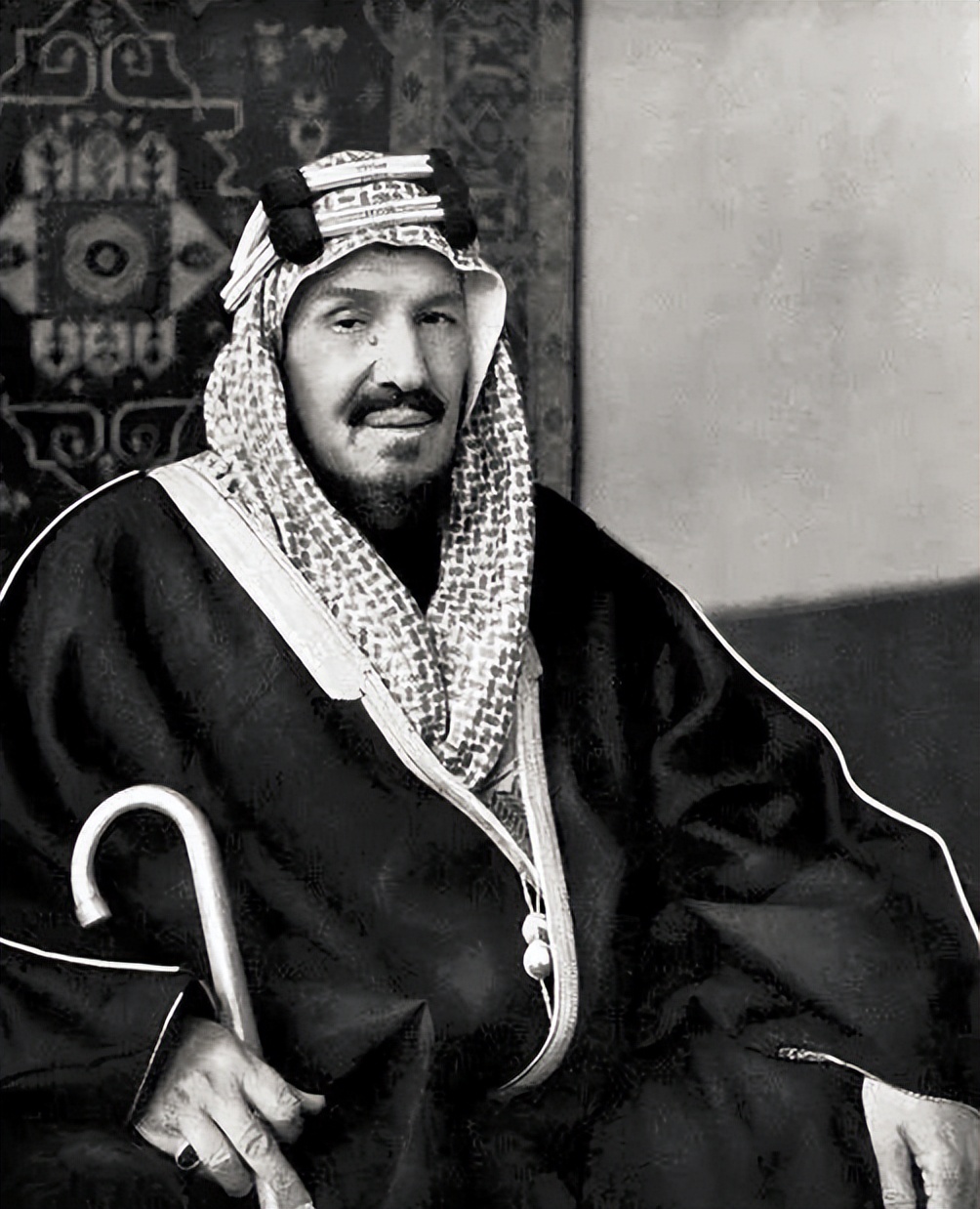 沙特王储送车,沙特王储用私人飞机送球员治伤