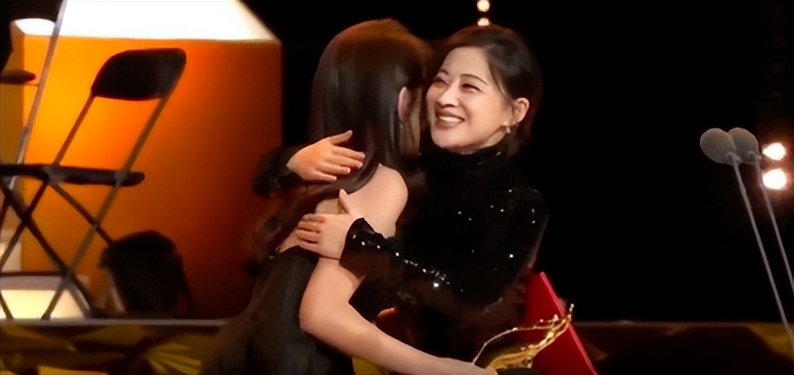 热依扎是单亲妈妈吗,热依扎演妈妈