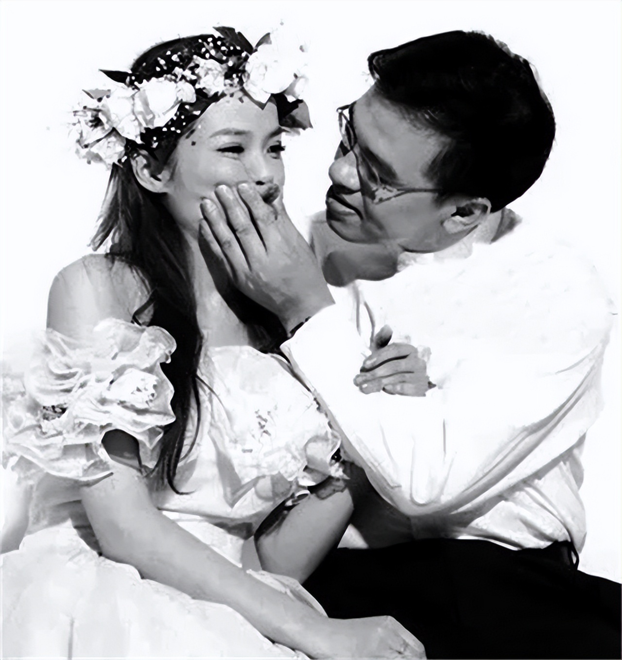 央视主持人嫁给美国富豪,央视名嘴娶五任老婆