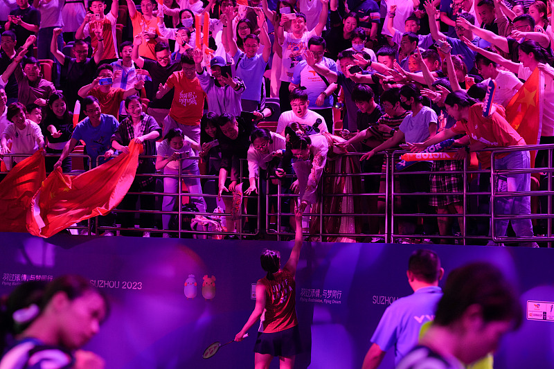 让日本队再次铩羽而归，国羽这群热血青年，让苏州沸腾，彻夜无眠