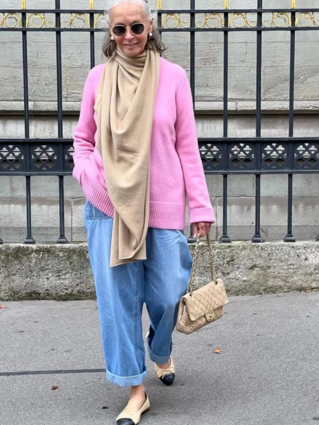 老年人穿什么颜色的毛衣好看,找老人好看的衣服