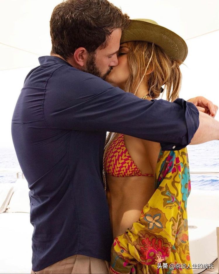 娶我吧！（翘臀珍）珍妮佛罗培兹、班艾佛列克在游艇上放闪