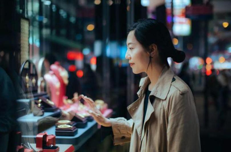 中国奢侈品市场的发展和缺陷,如今中国的奢侈品是什么