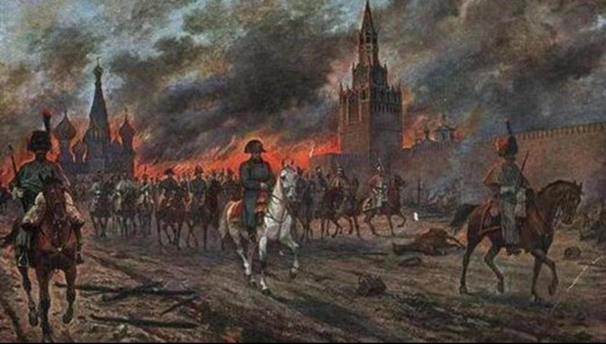 拿破仑对俄国引发战争，主要运用了什么战术？