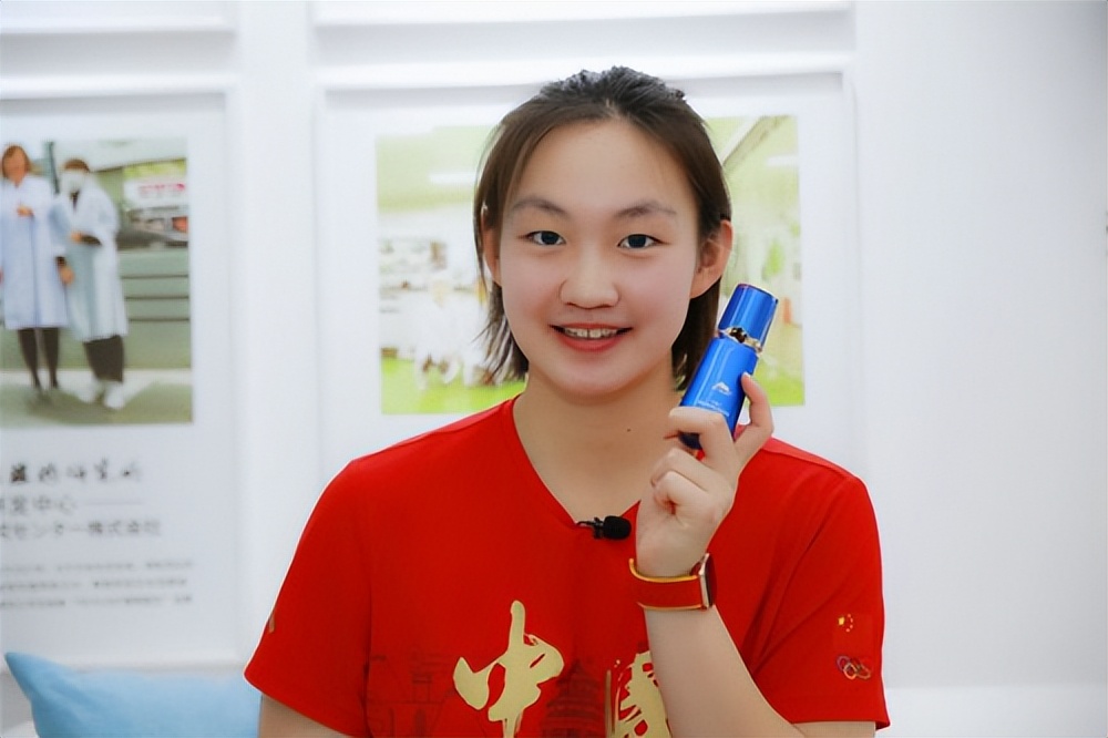 李冰洁200米世界纪录全过程慢镜头,李冰洁破400米世界纪录视频