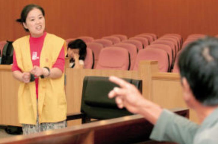 大巴车小女孩被烧伤事件,公交车被烧伤小女孩后续