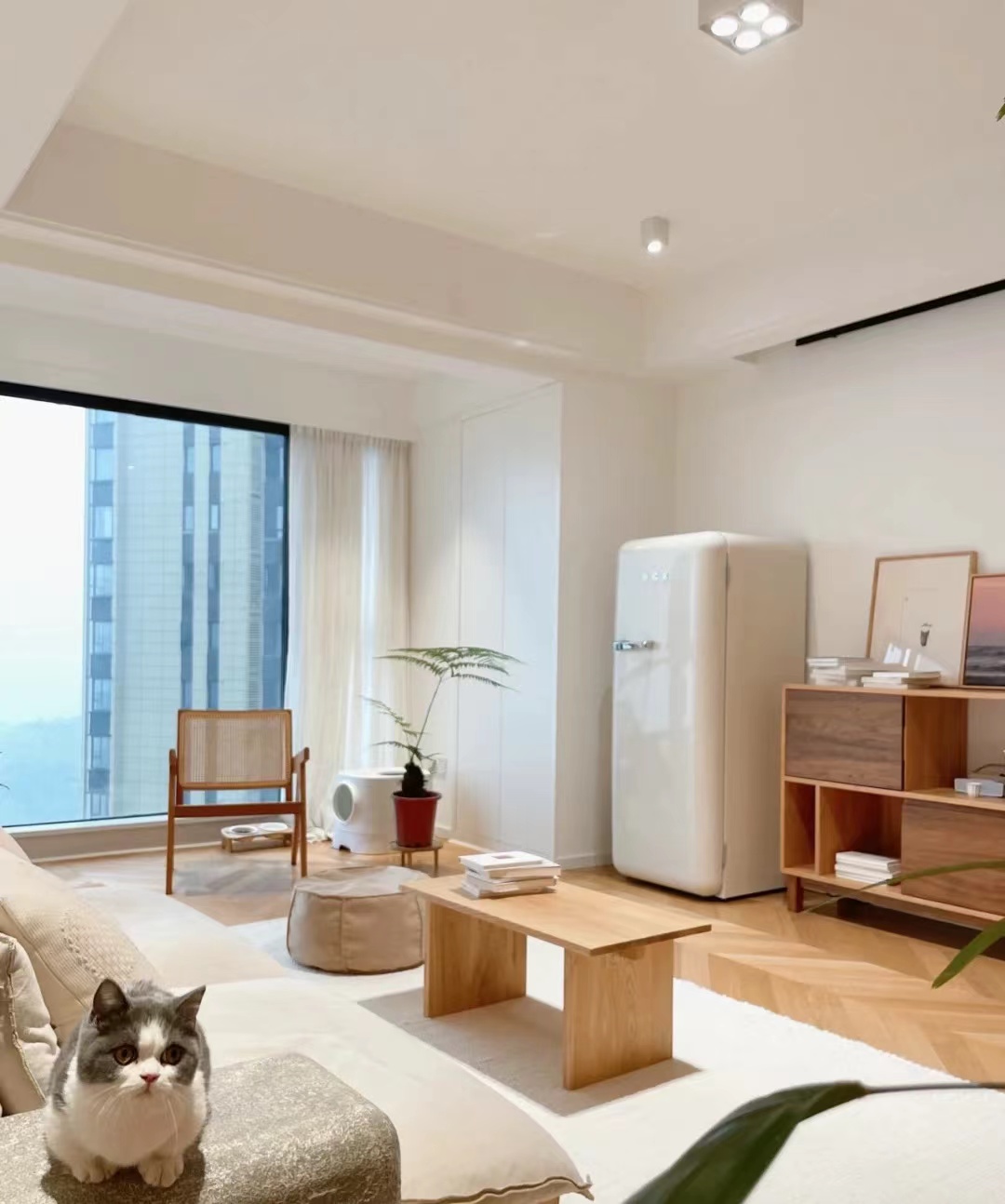 最简单的大白墙原木风,治愈系卧室二十一平原木风