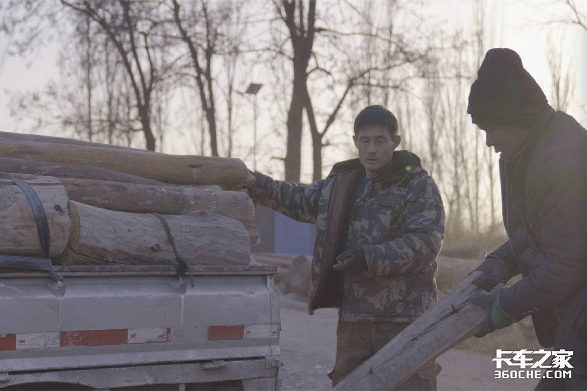 五菱荣光小卡和新卡质量哪个好,皮实耐用良心价双排微卡五菱荣光