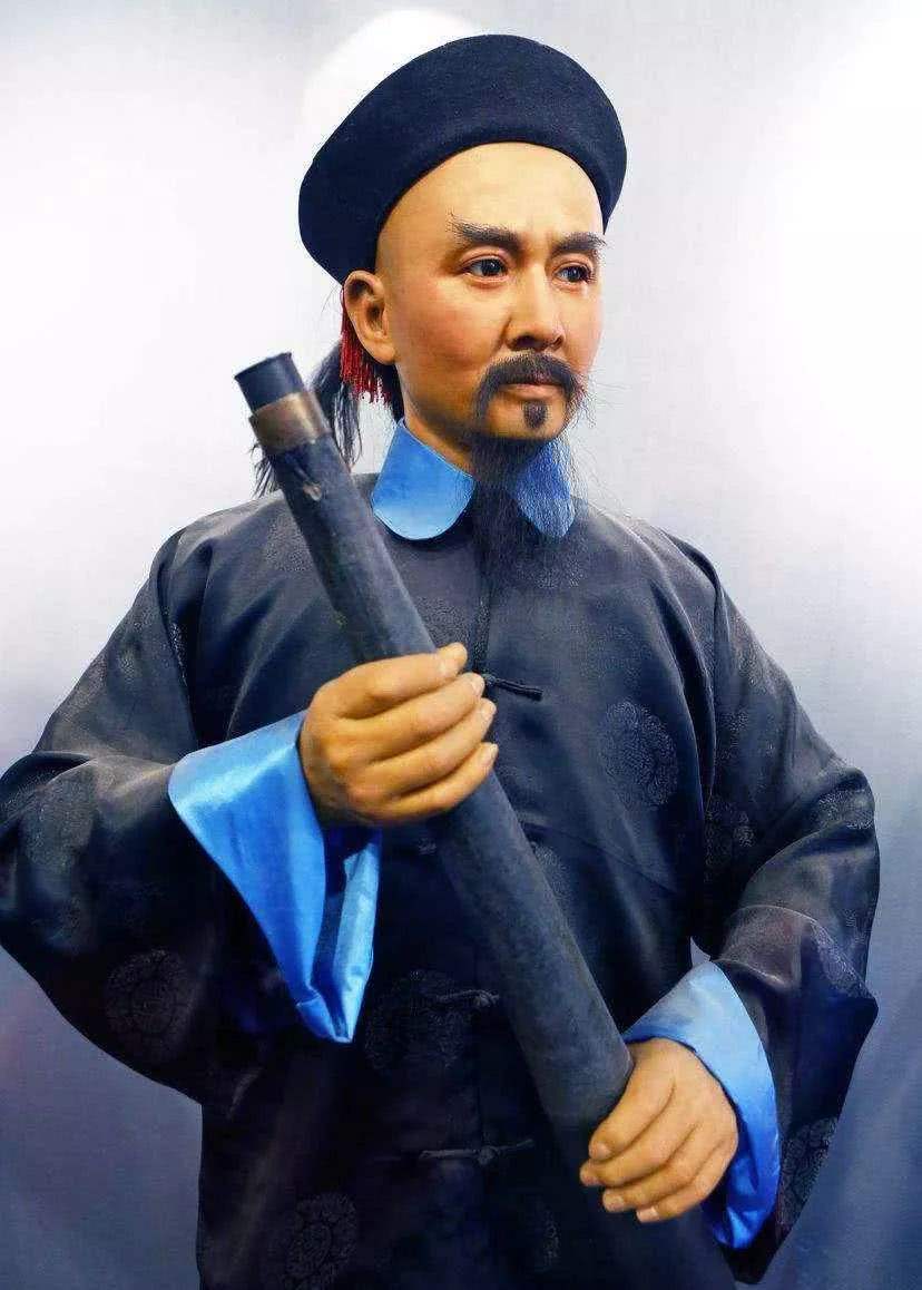 *片鸦**战争后，海防备受重视，但此人却说俄国才是中国最大的威胁