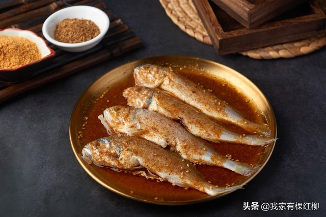 国有国徽，校有校徽，厂有厂徽。奇怪吗？我家竟然有家徽