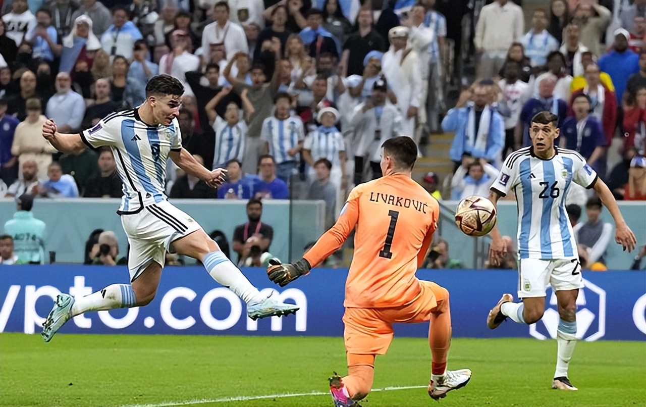 太过分，梅西散步也能进决赛，就这么把克罗地亚弄死了