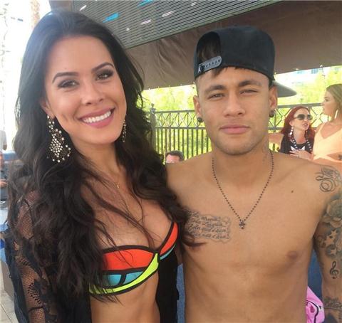 桑巴舞蹈内马尔挨踢,内马尔19岁普斯卡什