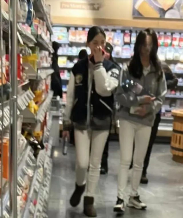 李嫣穿衣打扮的照片,李嫣去瑞士晒滑雪照