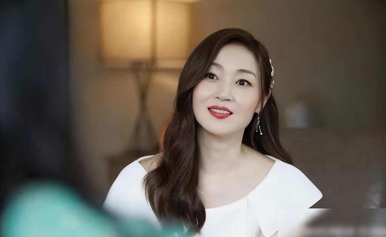 千娇百媚风情万种明星,有美人痣的6位女星