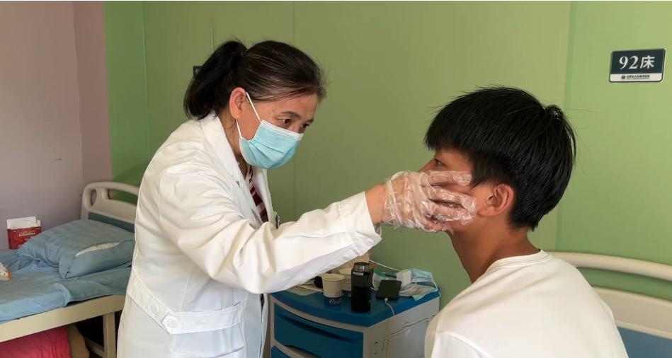 白斑会扩大就一定是白癜风吗,白斑长在痣周围