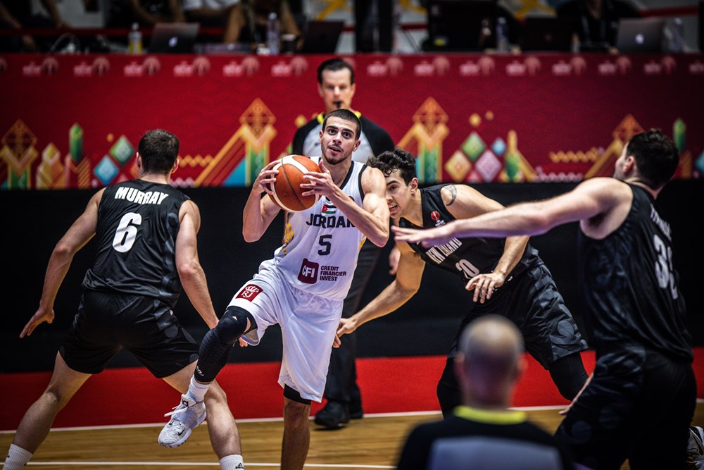 米尔纳25+3命中七记三分*伦法**索恩19分新西兰15分逆转约旦获季军