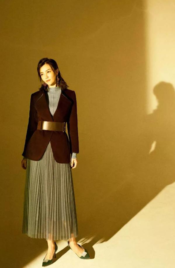 什么样的百褶裙最好看秋冬季,百褶裙适合多大的年龄穿