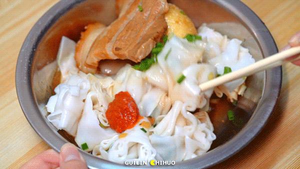 巴掌大的小店视频,东莞大朗广西博白卷粉批发