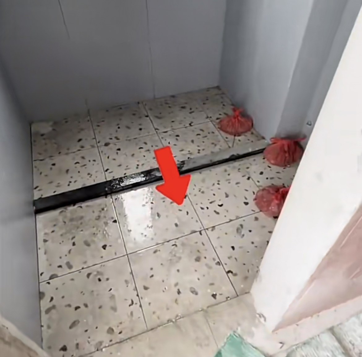 工人师傅装修卫生间,卫生间最不能容忍的4个细节