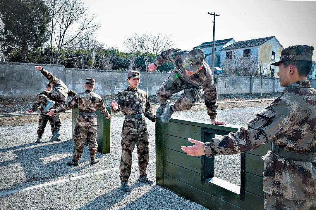 军营一周工作安排,军营一日生活制度时间表
