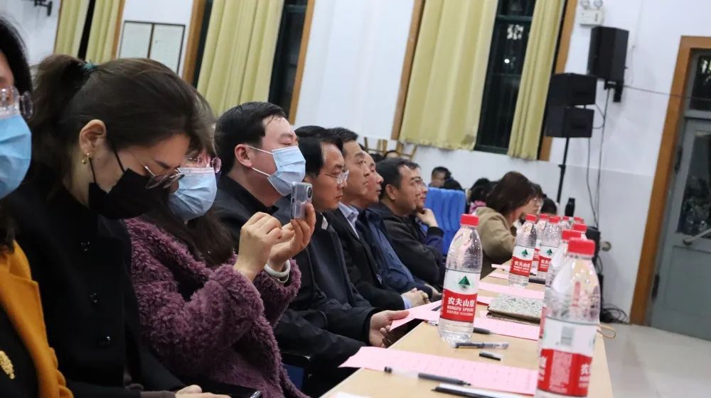 莱芜一中第30届歌手大赛,莱芜一中61级合唱比赛