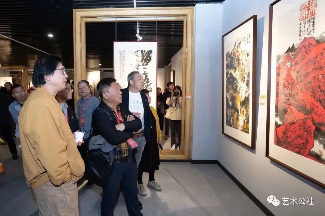 “与时代同行—中国书画名家走进榆阳学术邀请展”在陕西榆林开幕