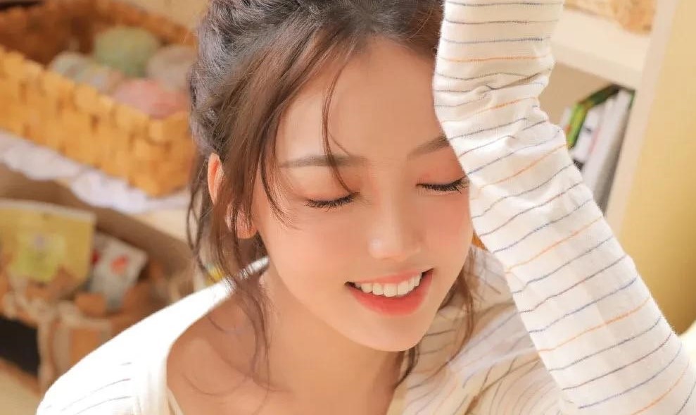 晚上怎么和女生聊天找话题文案,晚上怎么和相亲女生聊天找话题