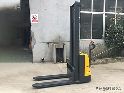 柴油叉车和电动叉车优缺点对比,手动叉车改电动叉车视频教程