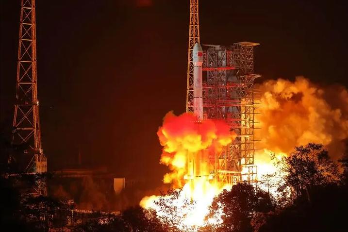 我国科学家为您解密月球神秘事件,霍金谈月球事件