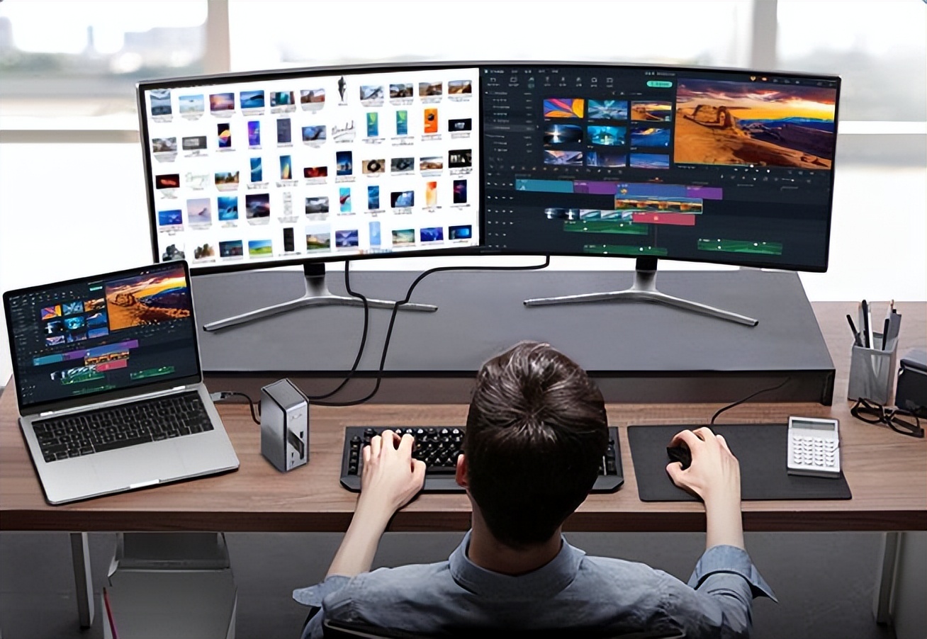 笔记本双屏幕显示器设置方法,笔记本外接显示器三屏异显怎么放