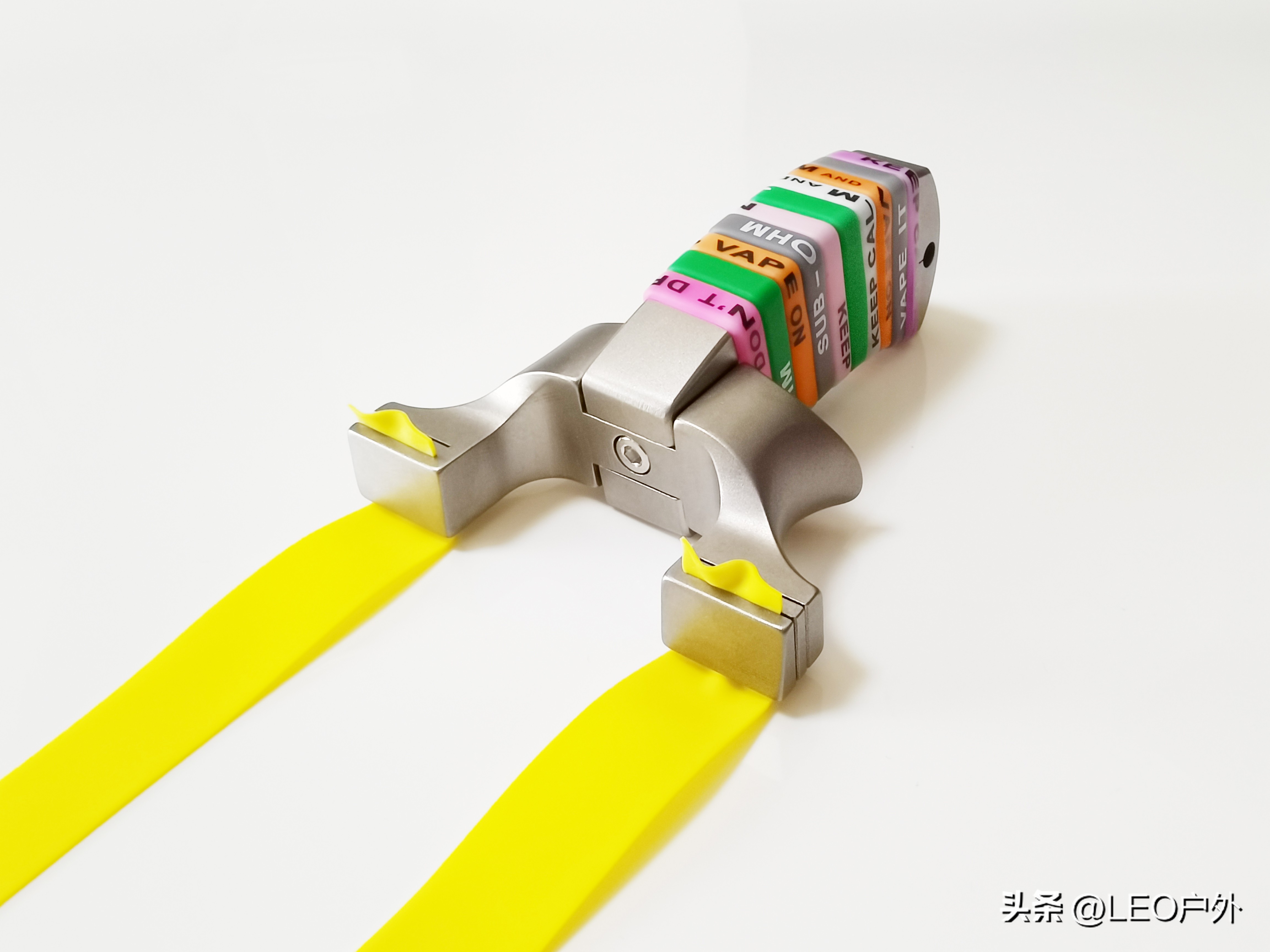 弹弓撒放的快慢对精度的影响,怎么才能把弹弓握平衡