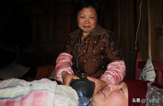 06年浙江男孩失去呼吸，父母捏球5000万次，用呼吸机为儿续命5年