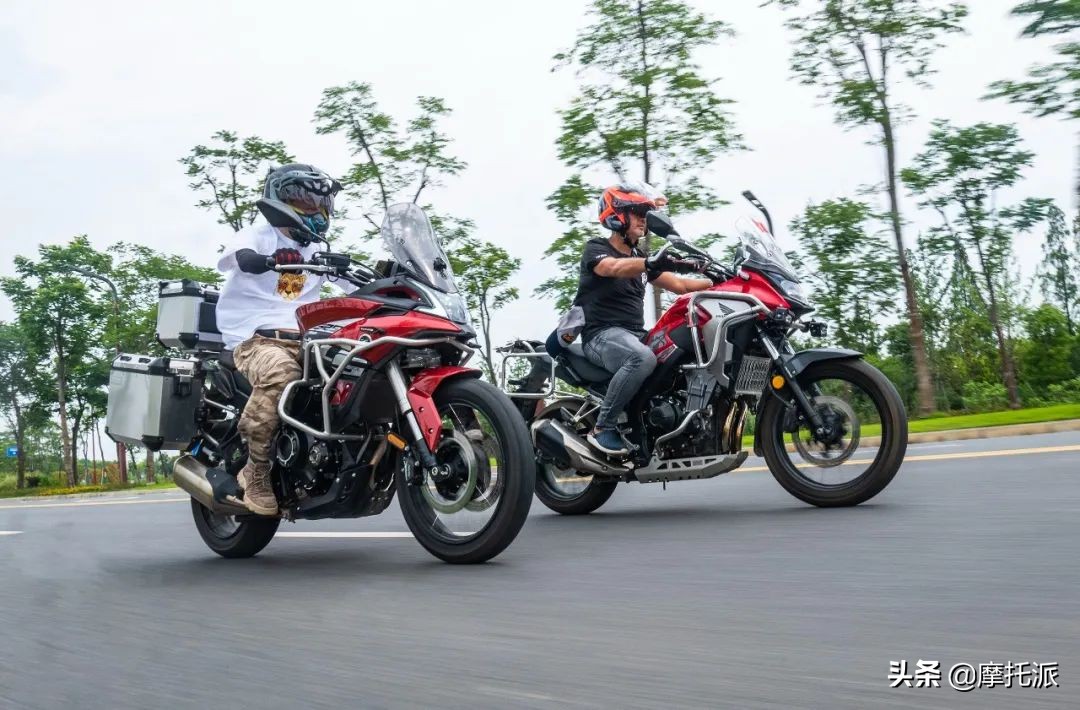 对比评测cb500x,ds525x对比本田cb400x