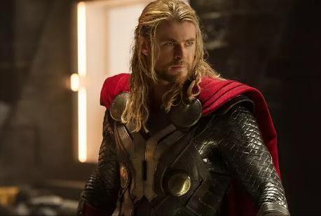 雷神2雷神开飞船,雷神2:黑暗世界经典片段