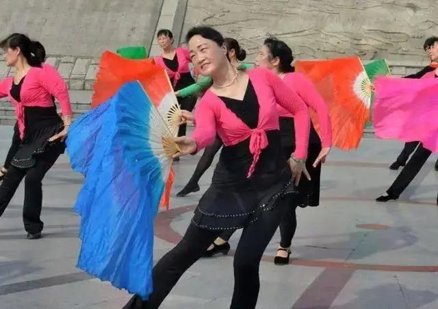 广场舞领舞的有钱吗,广场舞领舞的是不是赚钱的