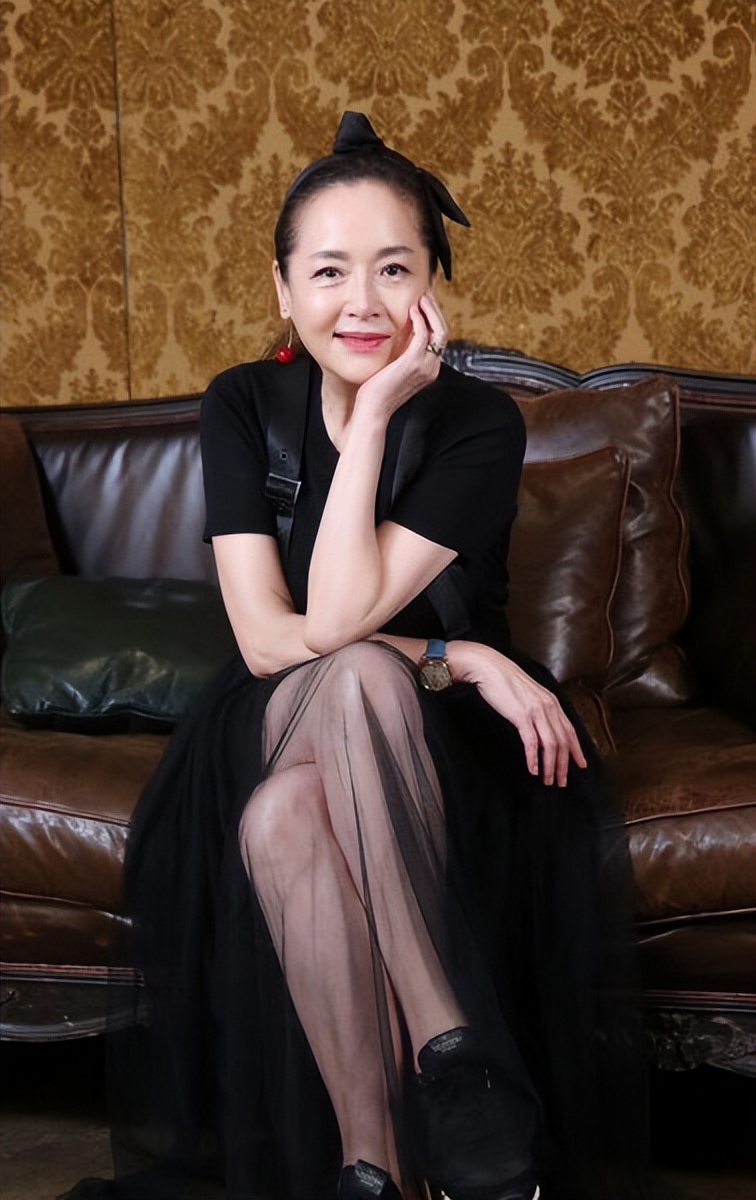 万梓良前妻恬妞与恬妮关系,恬妮和万梓良生有孩子吗