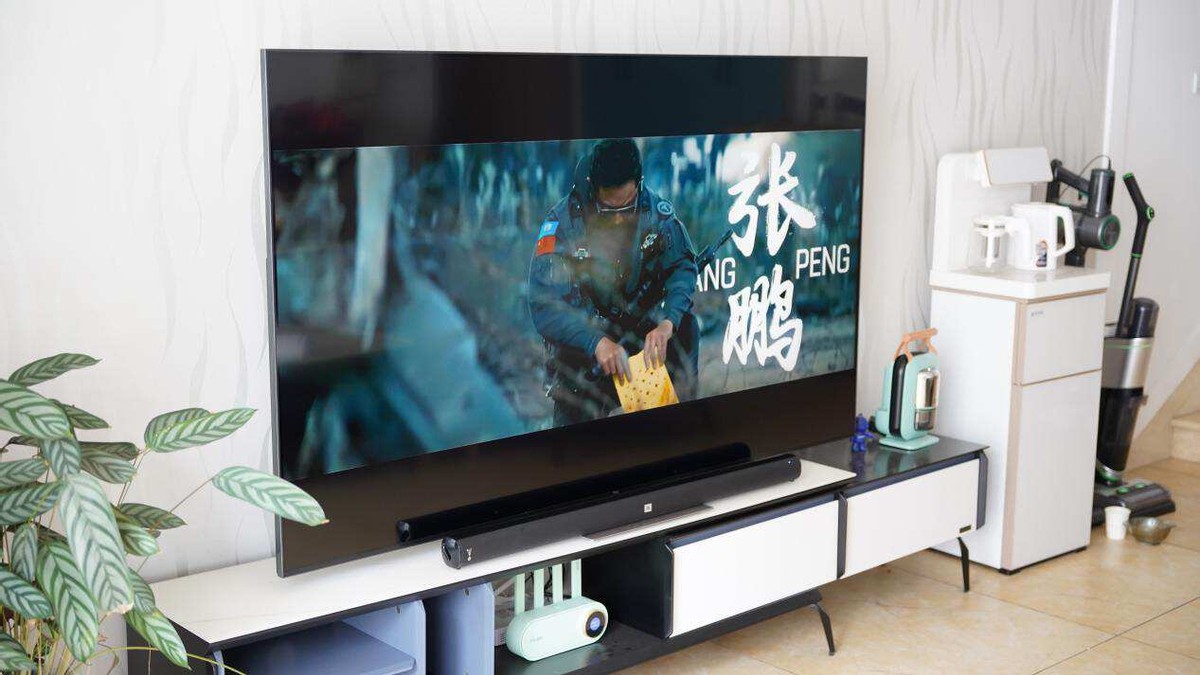 不到千元提升家庭观影体验JBLCINEMASTVJ100回音壁表现真“稳”！