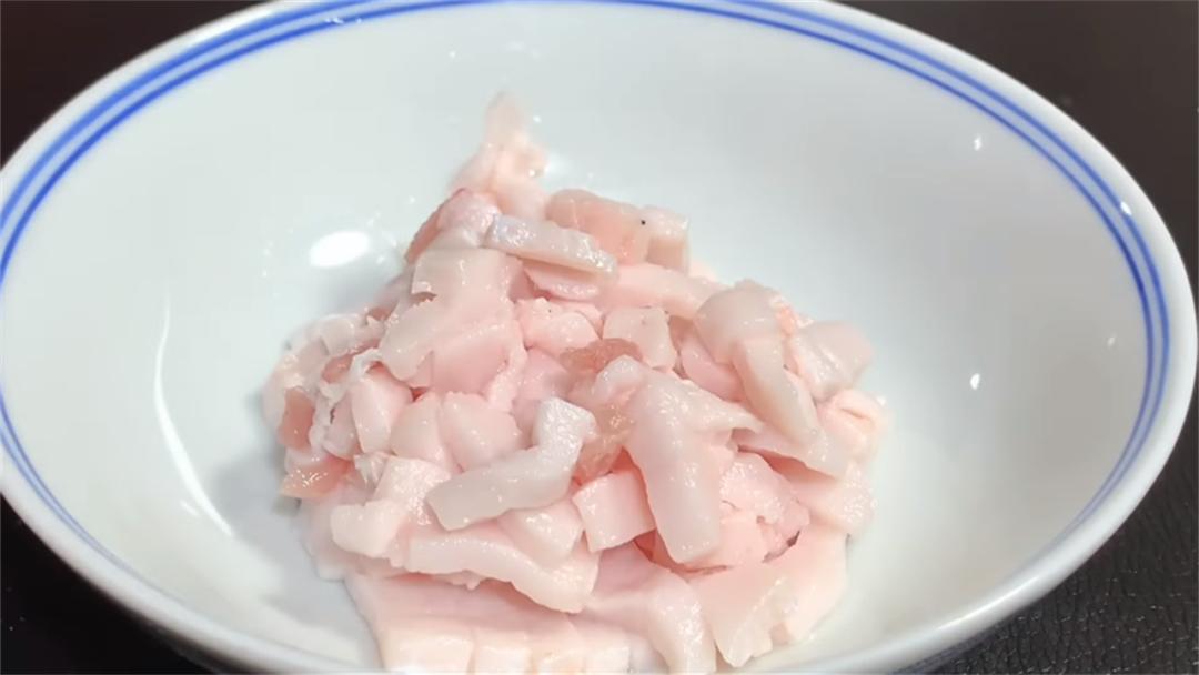 老人腰疼腿疼吃什么食物好,中老年人腰痛吃什么汤