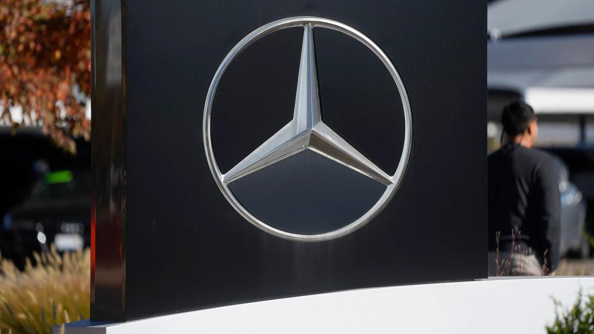 奔驰召回发动机,奔驰车召回发动机