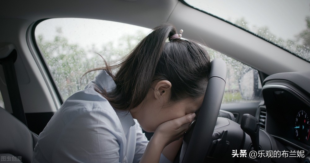 与丈夫结婚21年却发现世上无此人,女子与丈夫相恋11年意外发现出轨