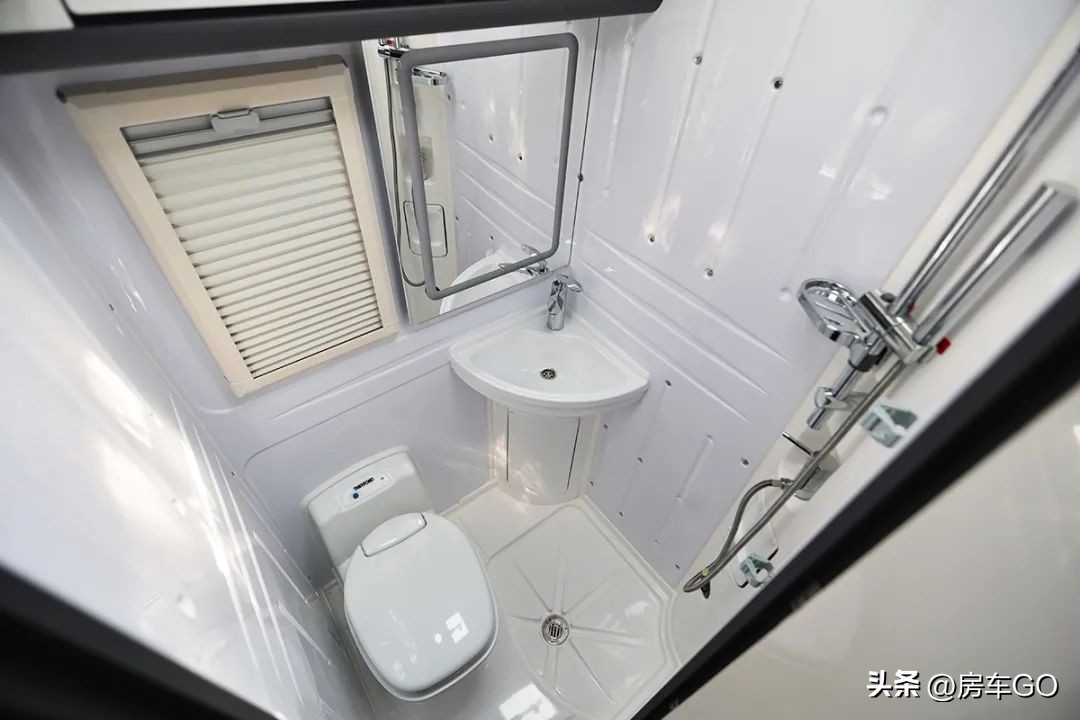 蓝牌c本房车内尺寸一般多少,蓝牌c照就能开的大号房车